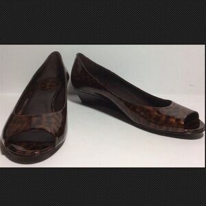 NWOB Cole Haan 8B Tortoise Patent Peep Toe Wedge